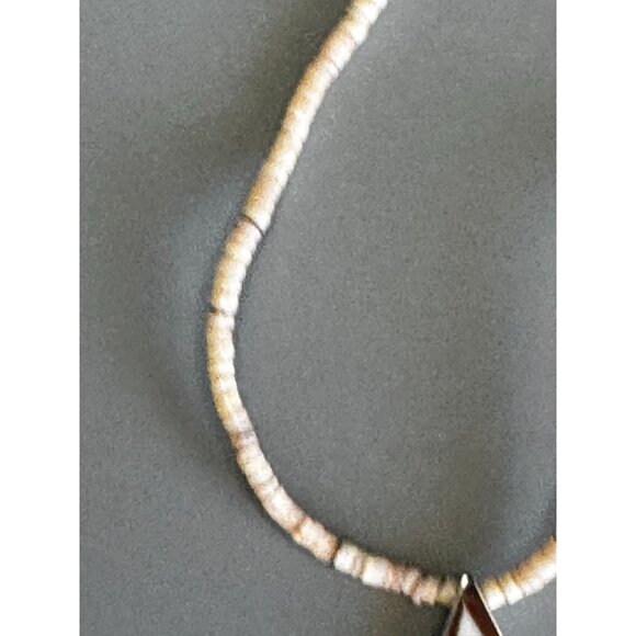 Vintage Shell Heishi Necklace Triangle Inlay Pendant 17 Inch Natural Materials - Picture 5 of 8